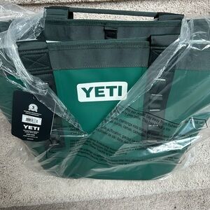 YETI Black Forest Green Camino 35 NWT. Limited Edition